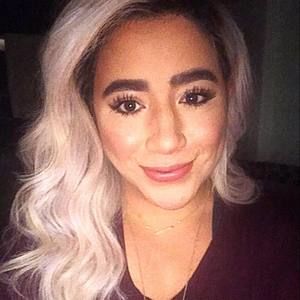 Meet your Posher, Ariella